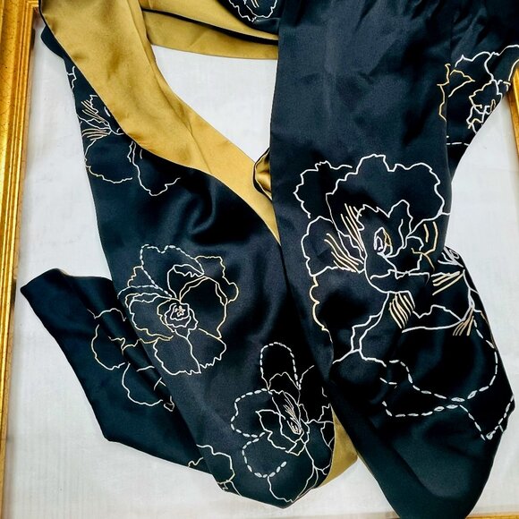 Elegant Vintage Black & Gold Silk Scarf – Adrienne Vittadini - Picture 1 of 14